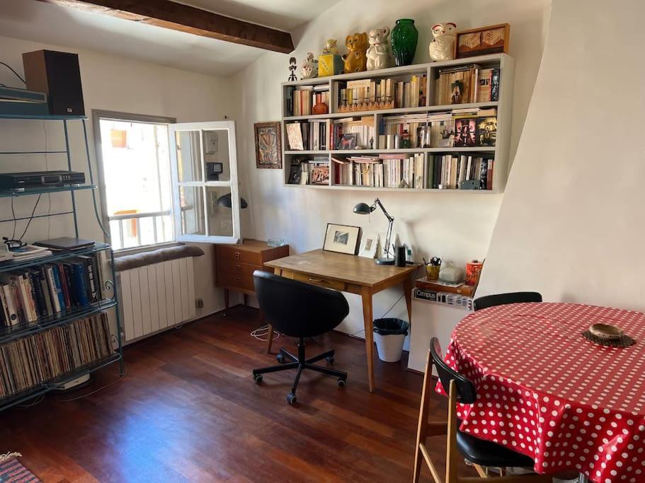 Une Ambiance Boheme Sur Les Toits De Sainte-Anne Montpellier Luaran gambar